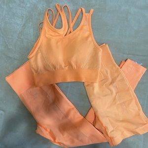 GYMSHARK ULTRA SEAMLESS 3 PIECE SET SIZE M